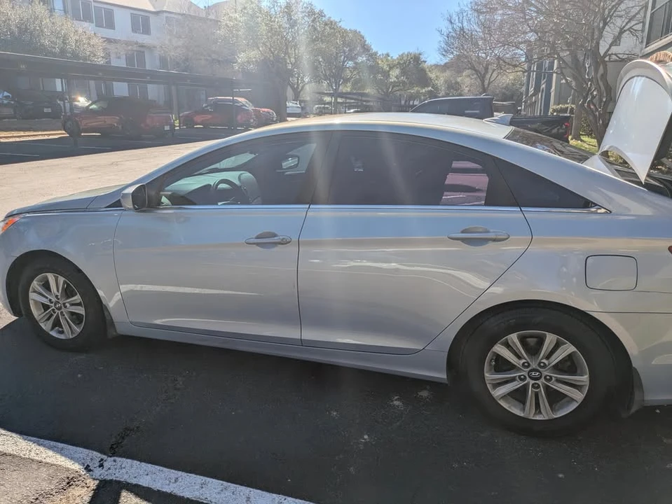 2013 Hyundai Sonata - Image 6 of 10