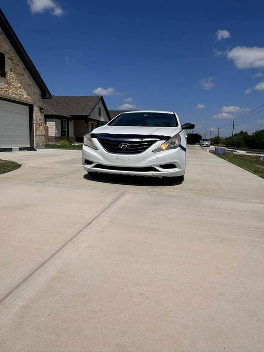 2013 Hyundai Sonata - Image 9 of 10