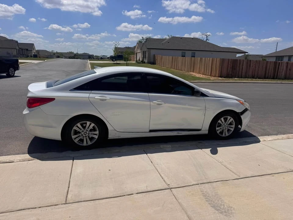 2013 Hyundai Sonata - Image 7 of 10
