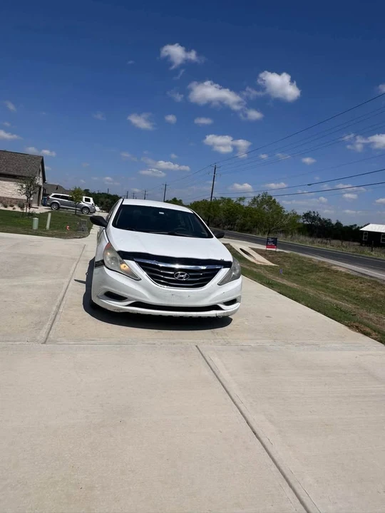 2013 Hyundai Sonata - Image 3 of 10