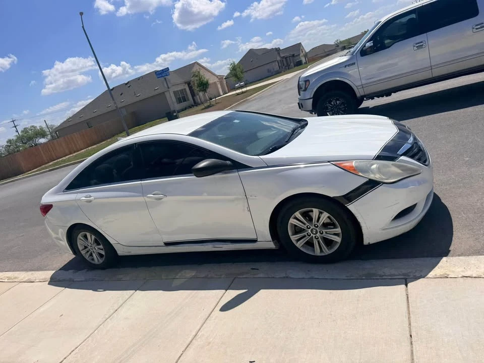 2013 Hyundai Sonata - Image 10 of 10