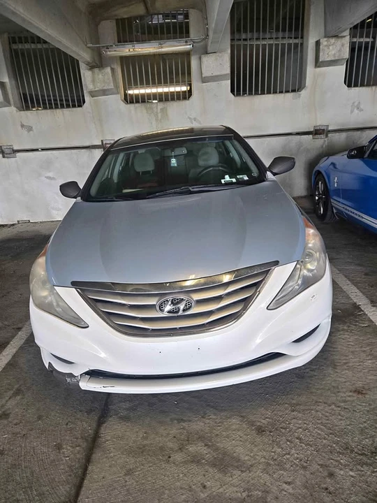2013 Hyundai Sonata - Image 2 of 4