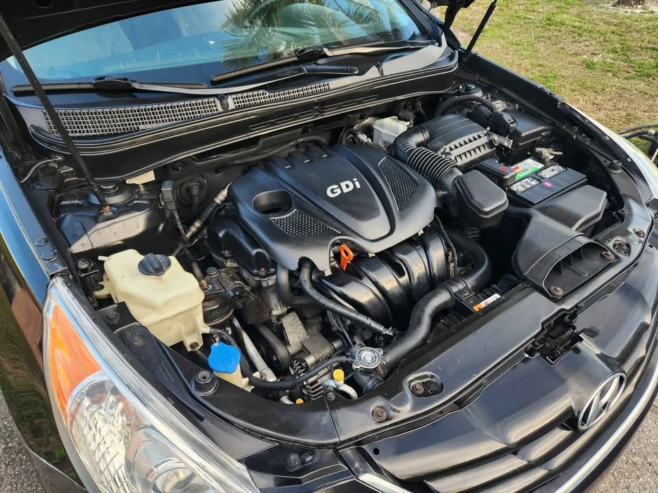 2013 Hyundai Sonata - Image 2 of 11