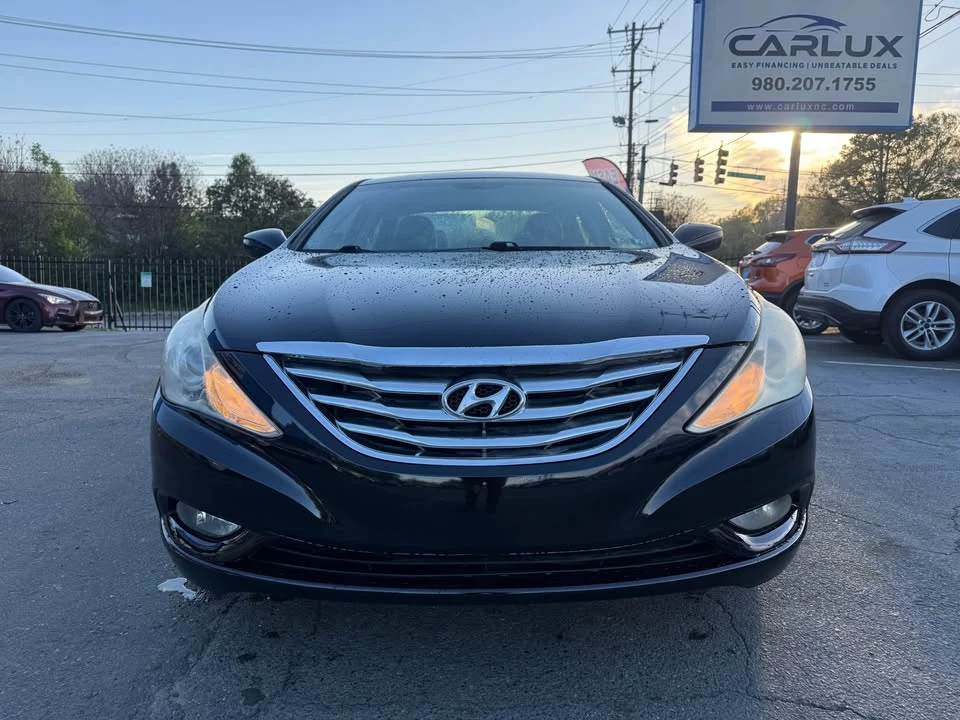 2013 Hyundai Sonata - Image 2 of 13