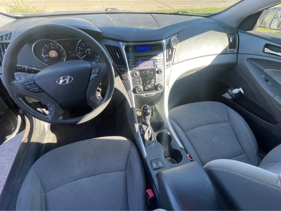 2013 Hyundai Sonata - Image 6 of 8