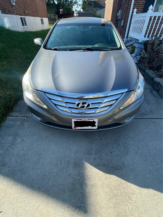 2013 Hyundai Sonata - Image 2 of 8