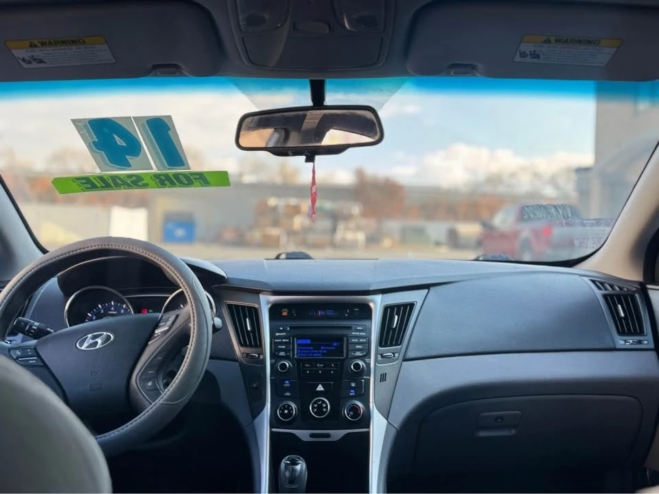 2013 Hyundai Sonata - Image 9 of 11