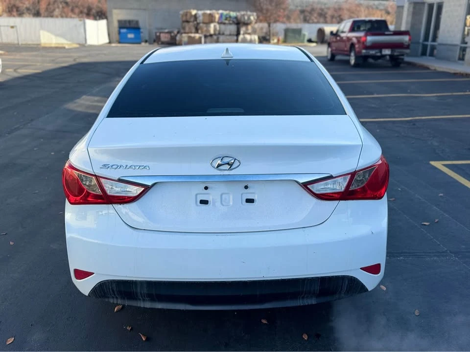 2013 Hyundai Sonata - Image 5 of 11