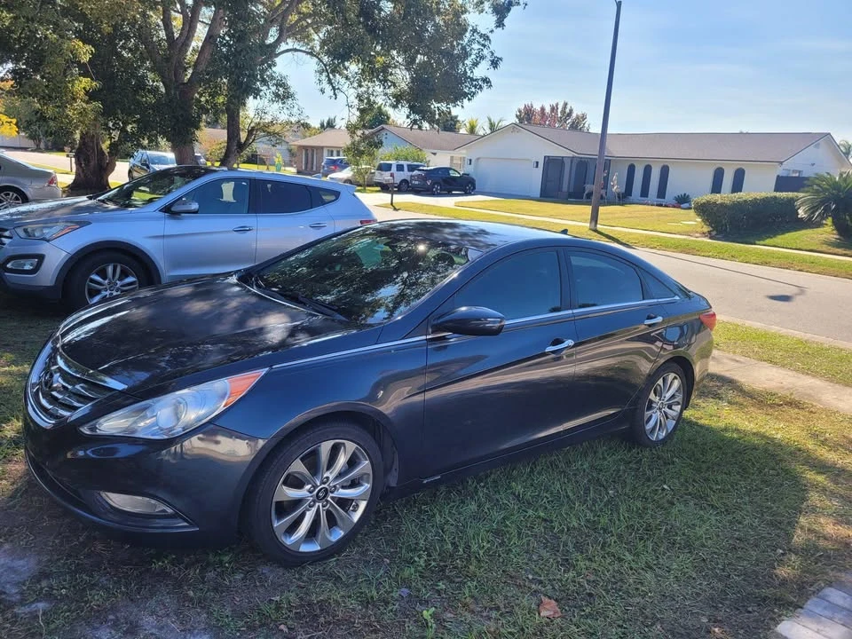 2013 Hyundai Sonata - Image 2 of 8