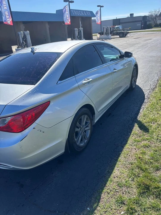2013 Hyundai Sonata - Image 4 of 6