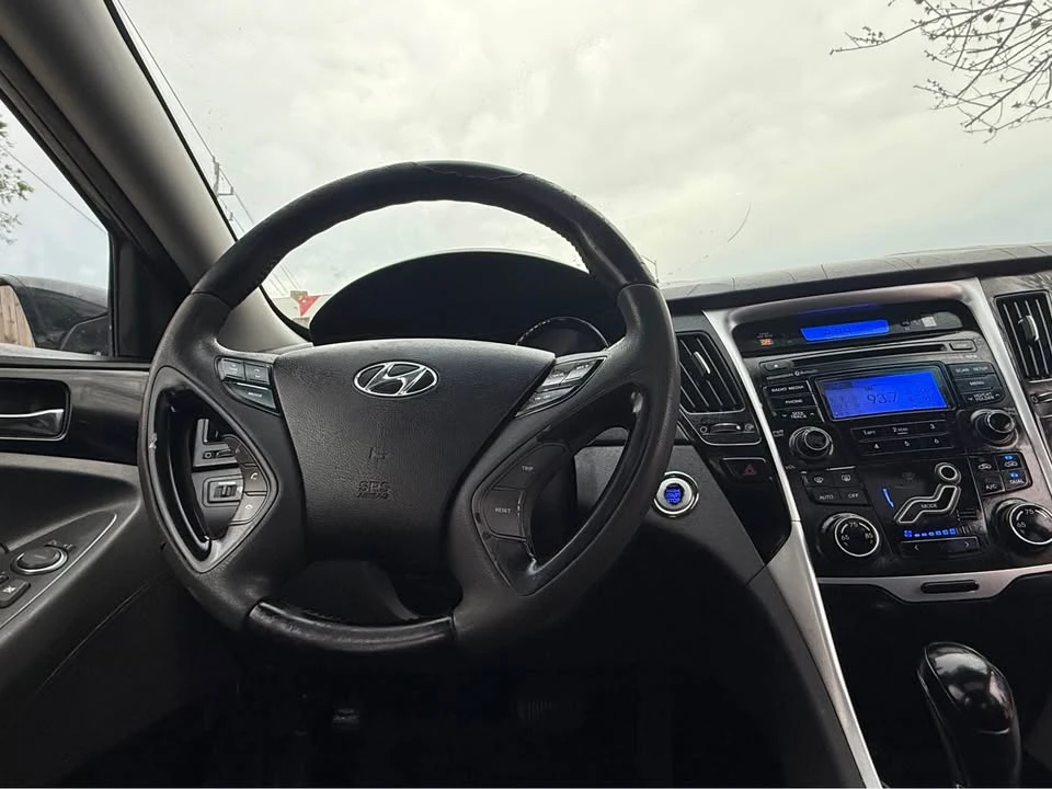 2013 Hyundai Sonata - Image 12 of 13