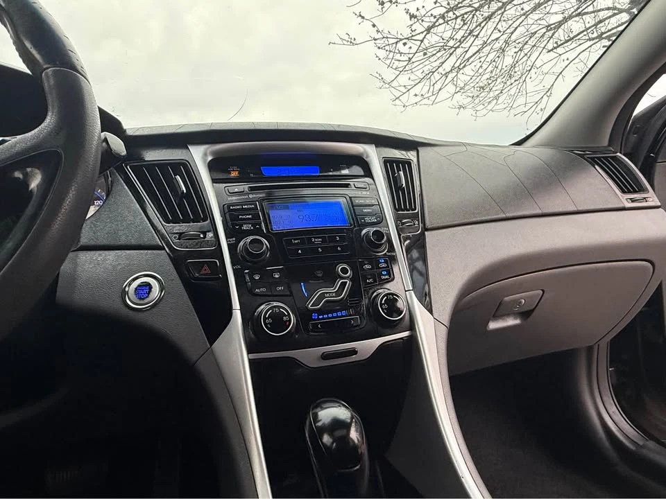 2013 Hyundai Sonata - Image 10 of 13