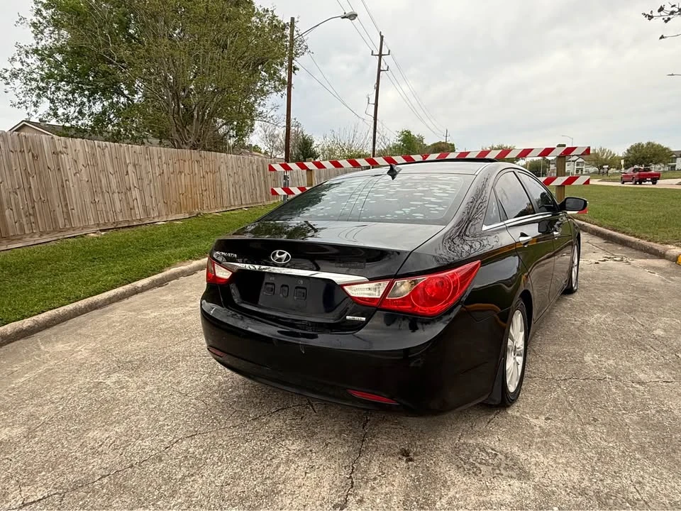 2013 Hyundai Sonata - Image 6 of 13