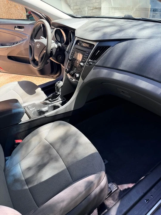 2013 Hyundai Sonata - Image 10 of 11