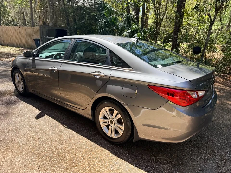 2013 Hyundai Sonata - Image 2 of 11