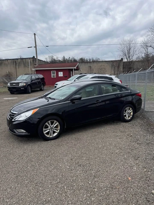 2013 Hyundai Sonata - Image 2 of 7