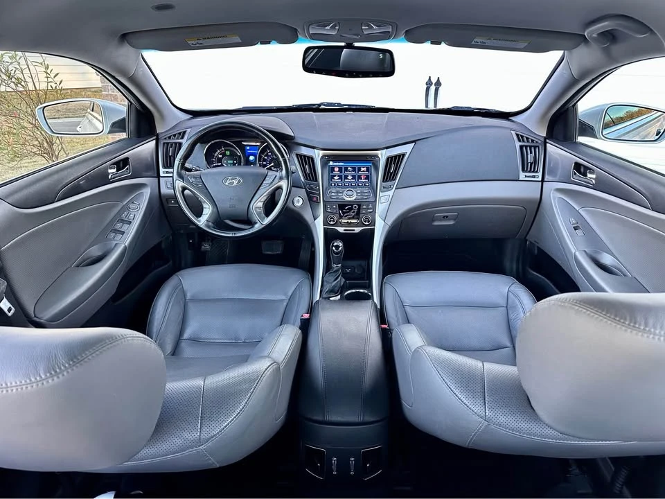 2013 Hyundai Sonata - Image 2 of 20