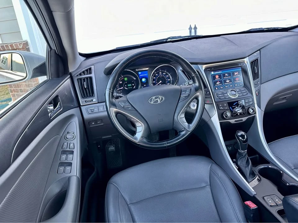 2013 Hyundai Sonata - Image 10 of 20