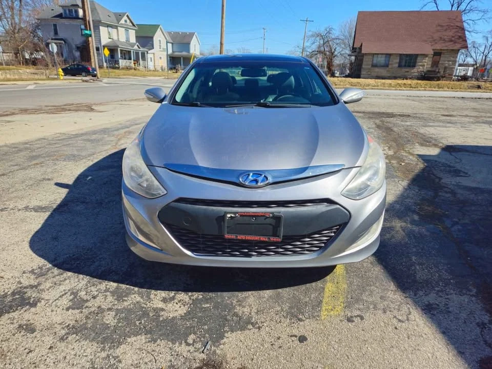 2013 Hyundai Sonata - Image 2 of 9
