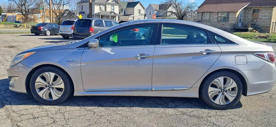 2013 Hyundai Sonata - Image 6 of 9