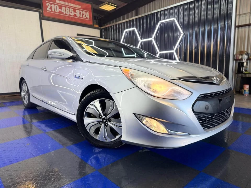2013 Hyundai Sonata - Image 2 of 15