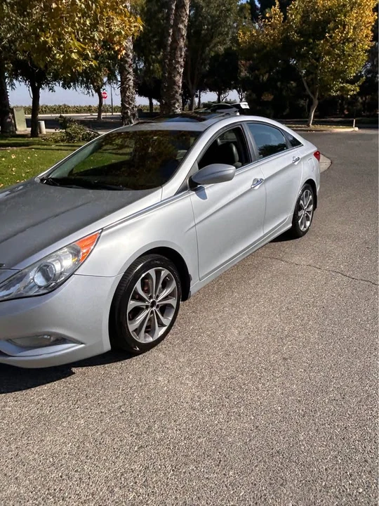 2013 Hyundai Sonata - Image 10 of 12