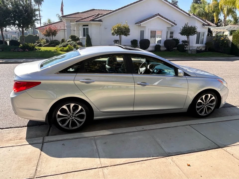 2013 Hyundai Sonata - Image 3 of 12