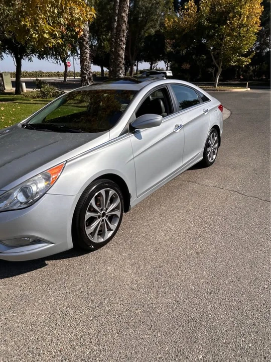 2013 Hyundai Sonata - Image 9 of 12