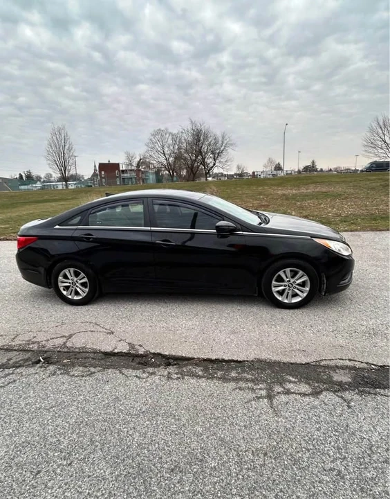 2013 Hyundai Sonata - Image 3 of 5