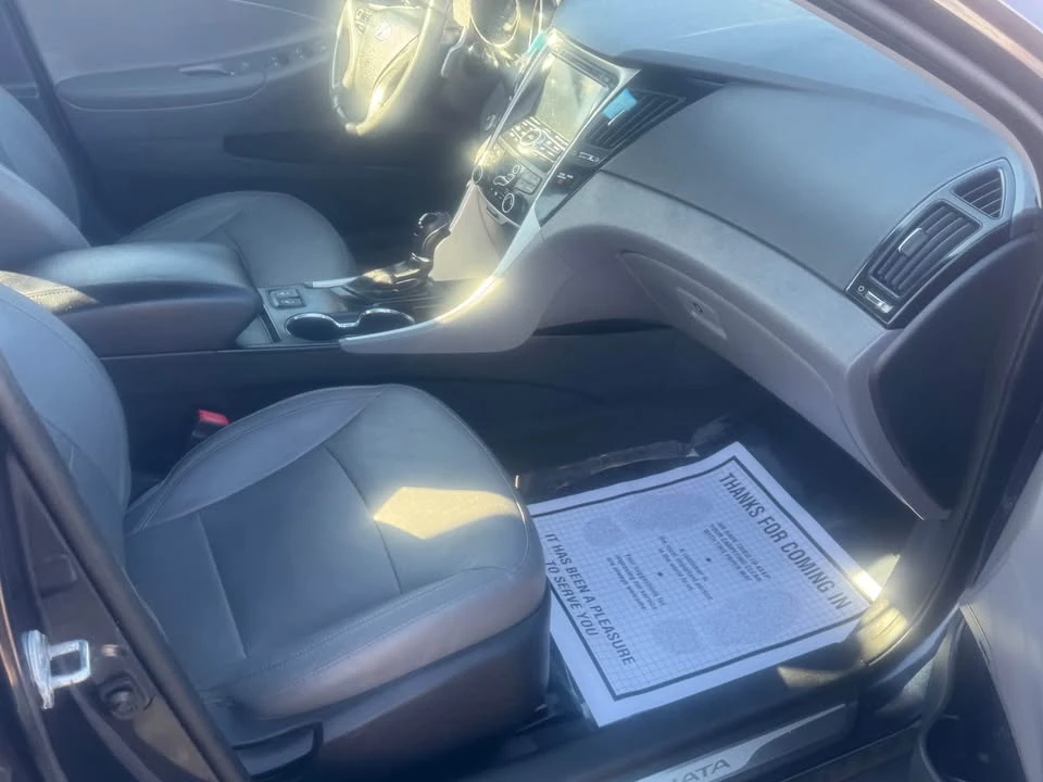2013 Hyundai Sonata - Image 16 of 18