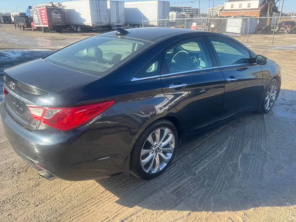 2013 Hyundai Sonata - Image 10 of 18