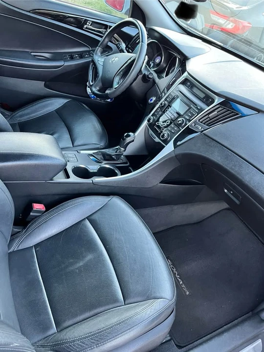 2013 Hyundai Sonata - Image 5 of 10