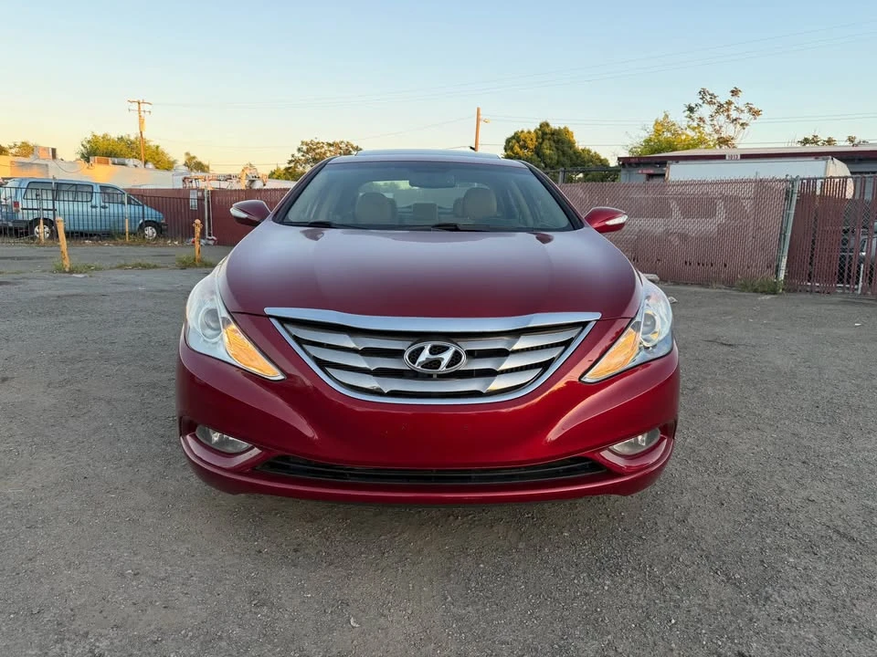 2013 Hyundai Sonata - Image 2 of 20