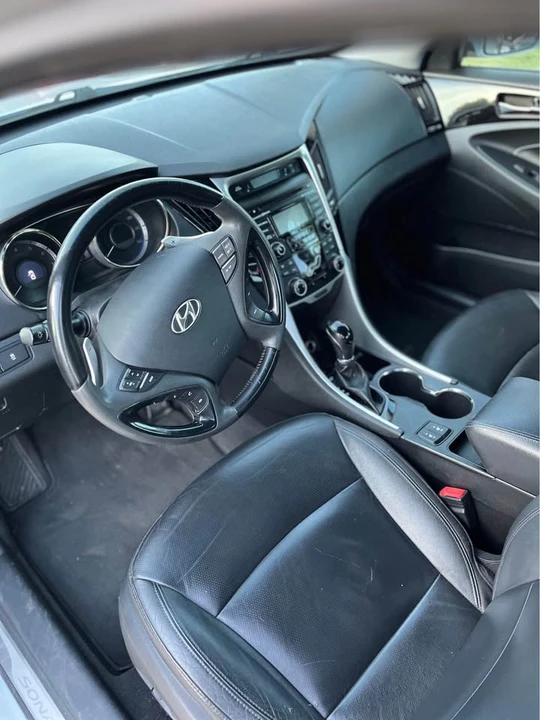 2013 Hyundai Sonata - Image 6 of 10