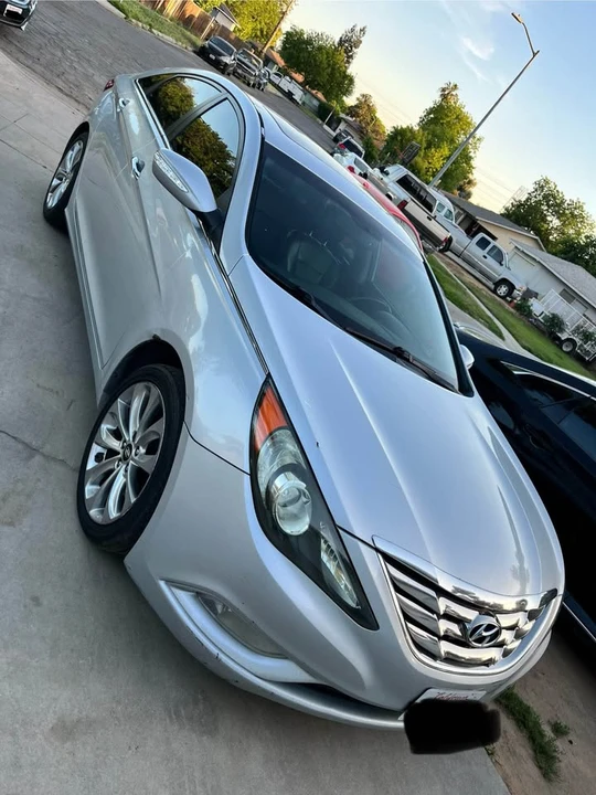 2013 Hyundai Sonata - Image 2 of 10