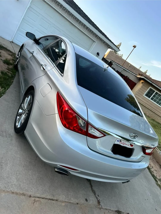 2013 Hyundai Sonata - Image 4 of 10