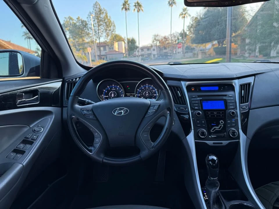 2013 Hyundai Sonata - Image 8 of 9