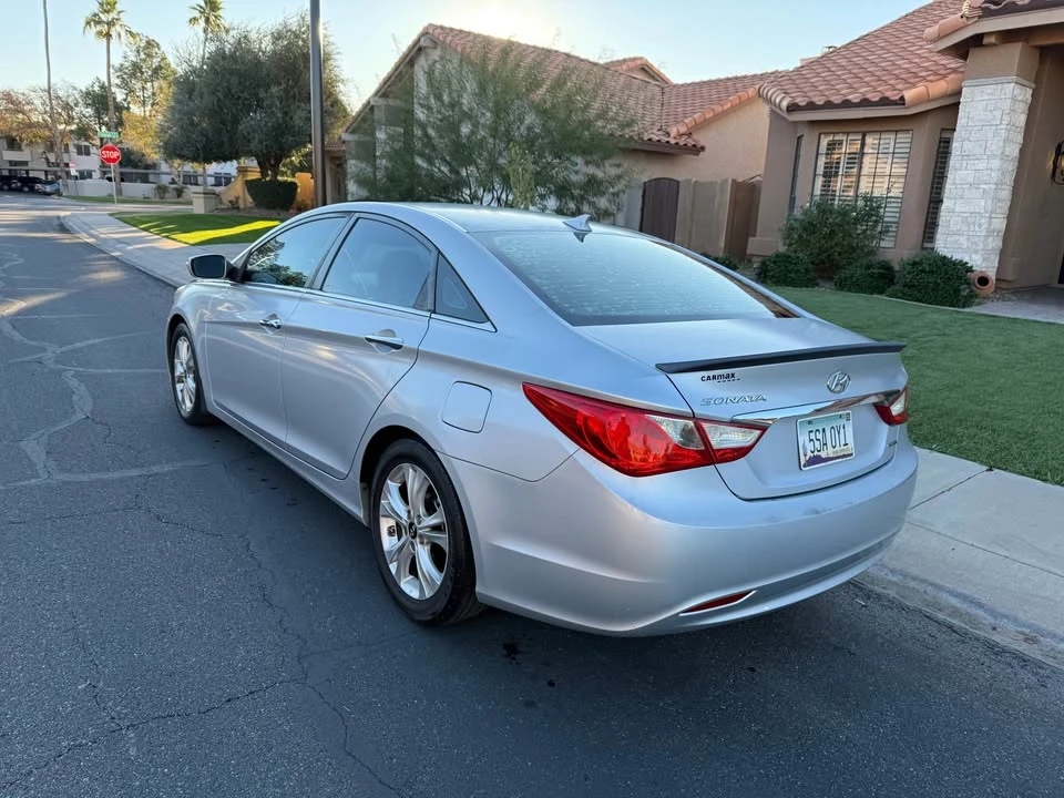 2013 Hyundai Sonata - Image 3 of 9