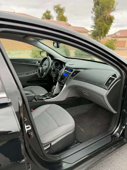 2013 Hyundai Sonata - Image 9 of 17