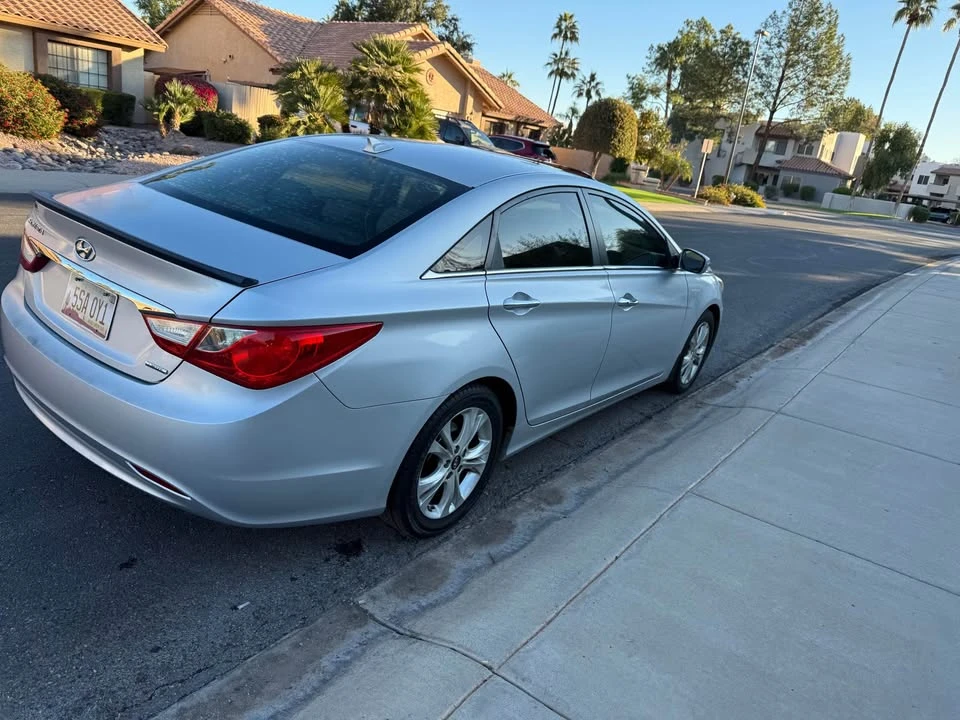 2013 Hyundai Sonata - Image 5 of 9
