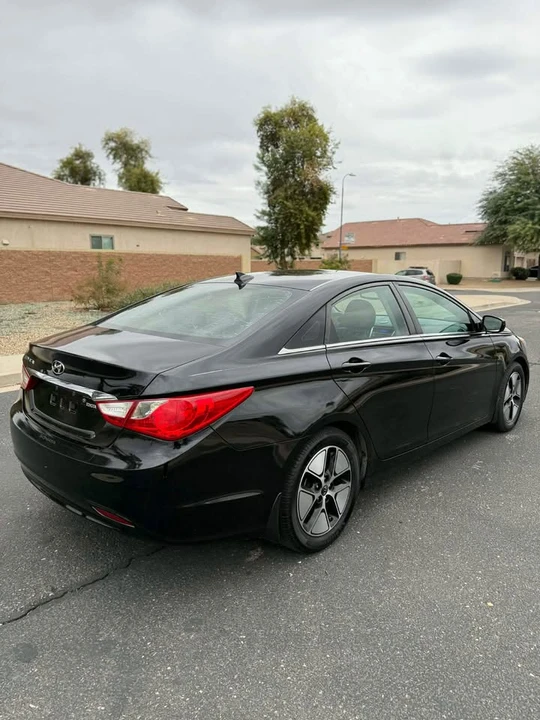 2013 Hyundai Sonata - Image 4 of 17