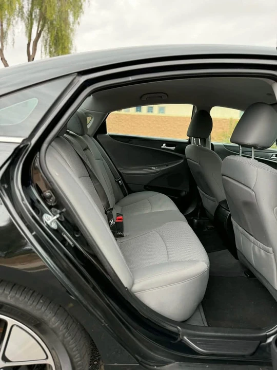 2013 Hyundai Sonata - Image 12 of 17
