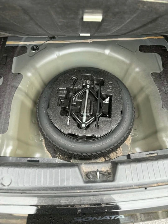 2013 Hyundai Sonata - Image 16 of 17