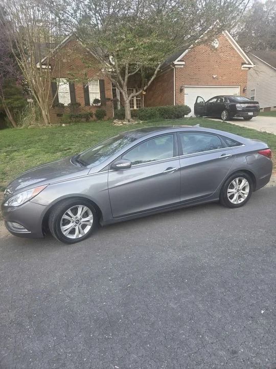 2013 Hyundai Sonata - Image 6 of 8