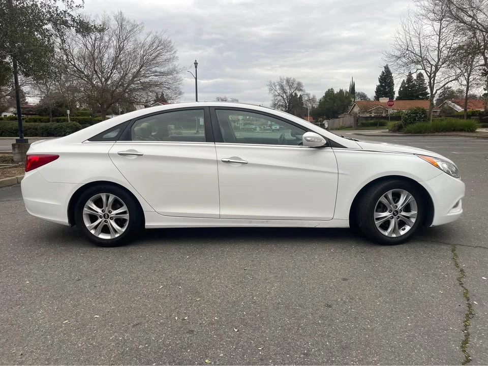 2013 Hyundai Sonata - Image 6 of 19