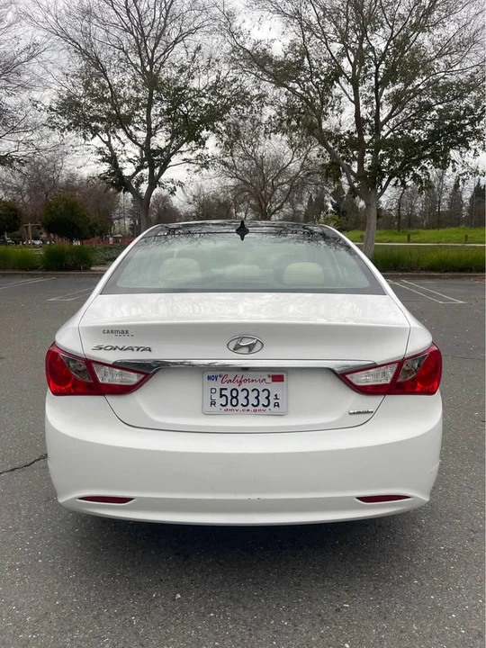 2013 Hyundai Sonata - Image 4 of 19