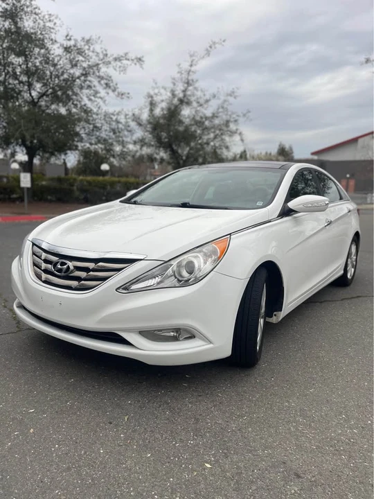 2013 Hyundai Sonata - Image 3 of 19