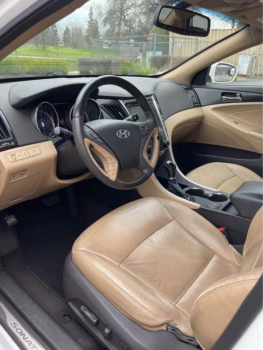 2013 Hyundai Sonata - Image 14 of 19