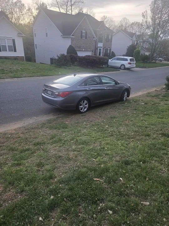 2013 Hyundai Sonata - Image 7 of 8
