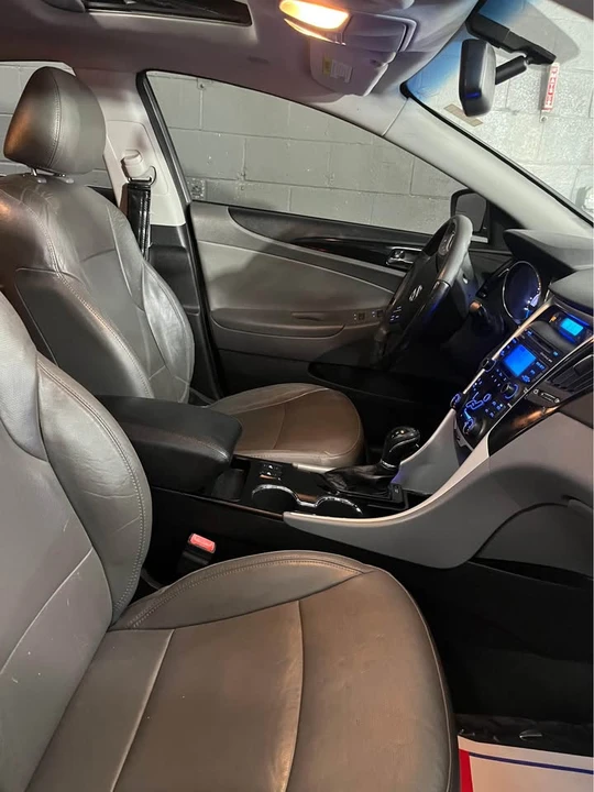 2013 Hyundai Sonata - Image 17 of 18